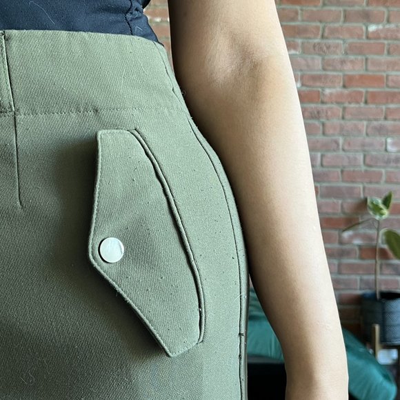 Dynamite Anja Belted Barrel Leg Pant - Picture 4 of 5